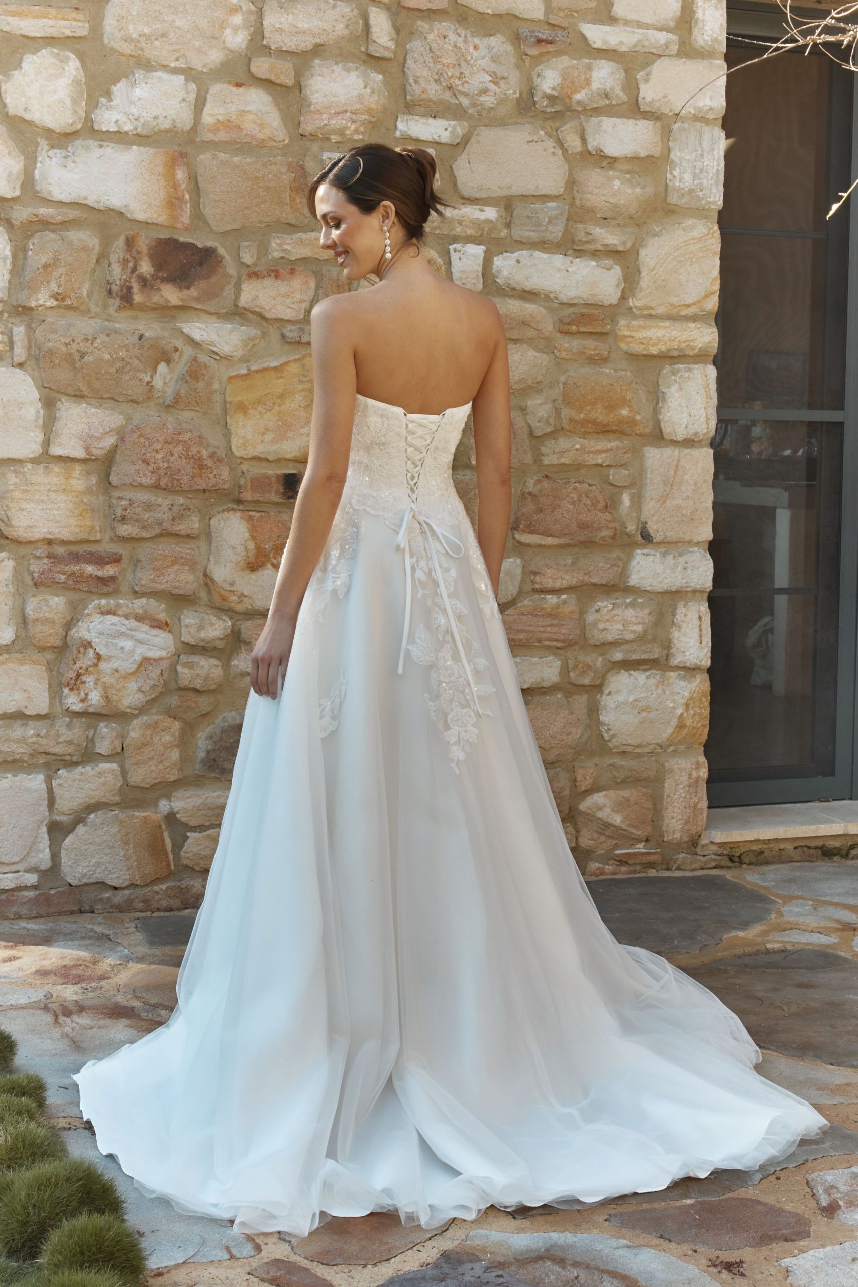 Amanda Tania Olsen now at Pearl Bridal